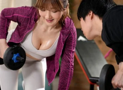 Cặp đôi nữ PT gợi cảm và chàng trai số hưởng không rời nhau ra được
