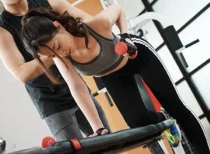 Cặp đôi này chén nhau ngấu nghiến
